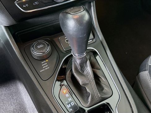 Used 2023 Jeep Cherokee Altitude Lux image 20