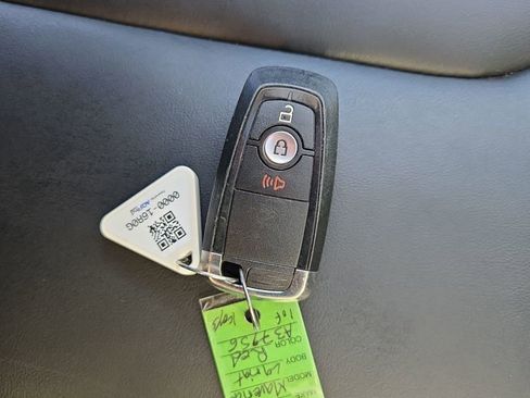 Used 2023 Ford Maverick Lariat w/ Lariat Luxury Package image 28