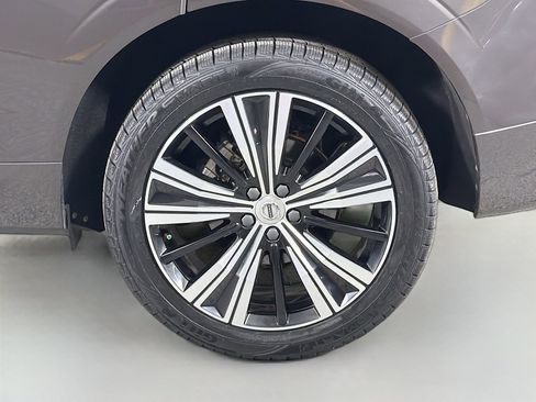 Certified 2023 Volvo XC60 B5 Ultimate w/ Protection Package FWD image 31