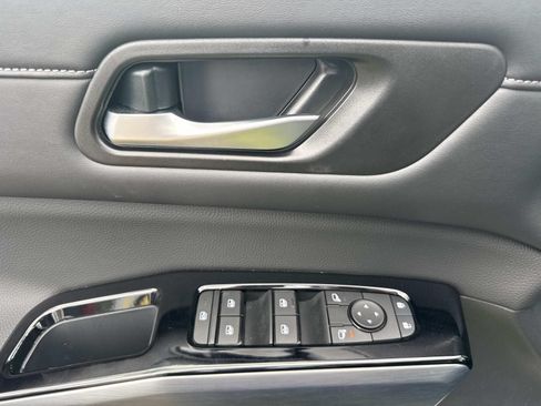 Used 2025 Nissan Pathfinder SL w/ Lighting Package (N92) FWD image 20