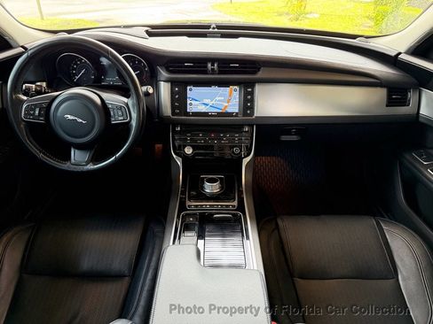 Used 2016 Jaguar XF Prestige RWD image 37