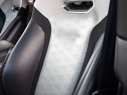 Used 2020 Land Rover Range Rover Sport SVR image 48