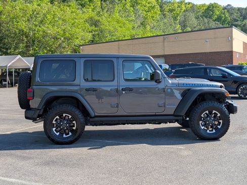 Used 2025 Jeep Wrangler Unlimited Rubicon 4xe w/ Convenience Group AWD/4WD image 10