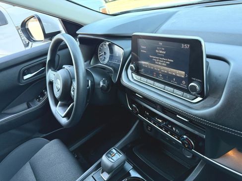 Used 2024 Nissan Rogue SV image 27