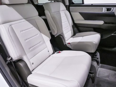 Used 2025 Hyundai Santa Fe Calligraphy image 15