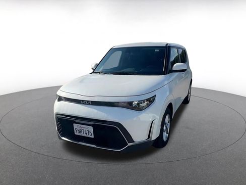 Used 2025 Kia Soul LX w/ LX Technology Package image 7