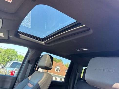 Used 2022 GMC Sierra 2500 AT4 w/ AT4 Premium Plus Package AWD/4WD image 29