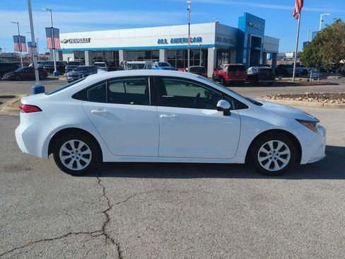 Used 2024 Toyota Corolla LE image 9