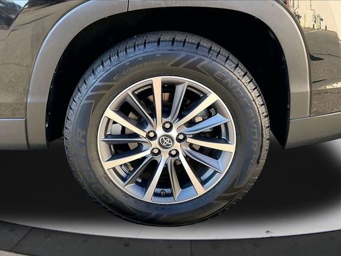 Used 2019 Toyota Highlander XLE image 37