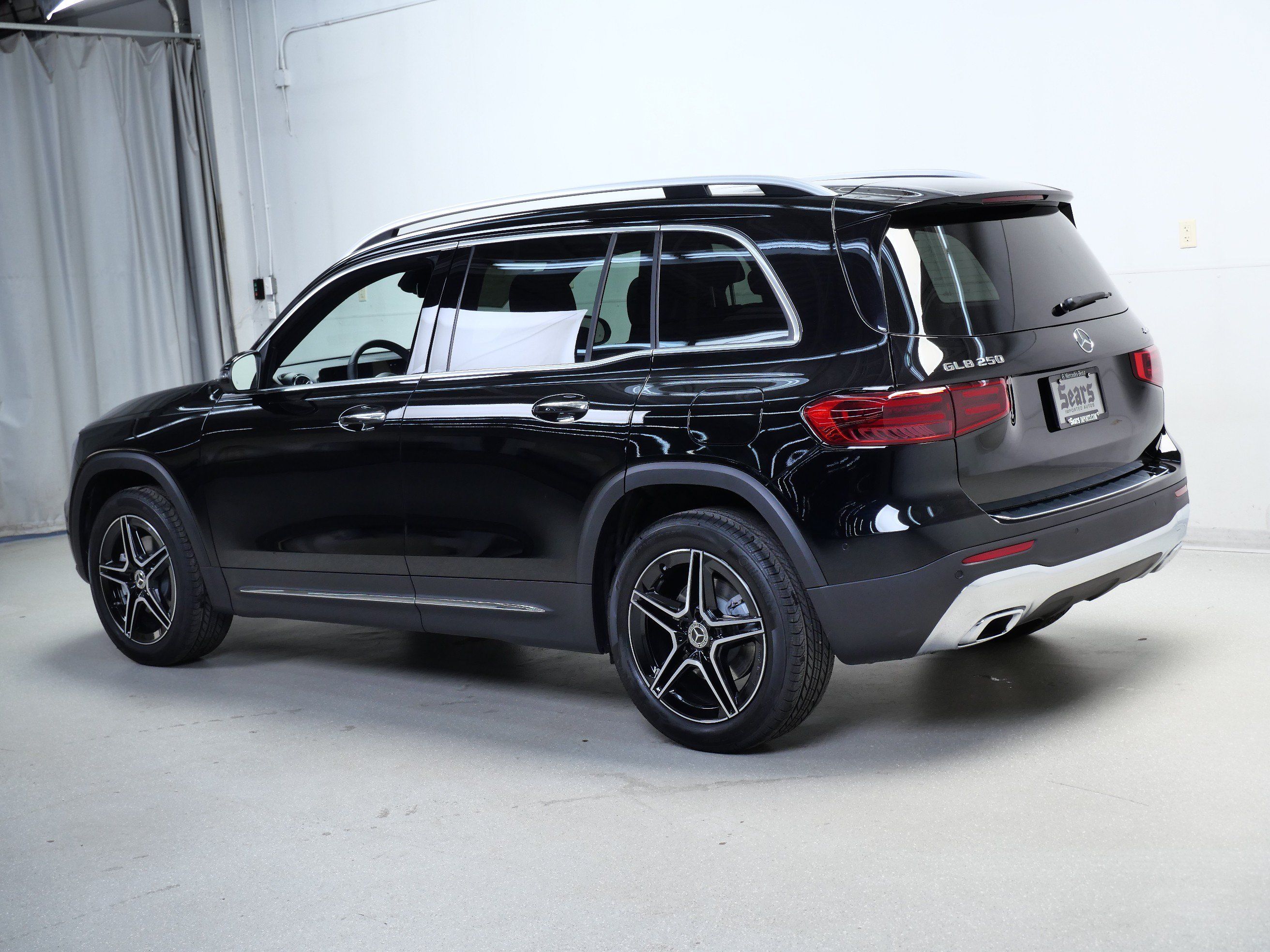 New 2026 Mercedes-Benz GLB 250 4MATIC image 6