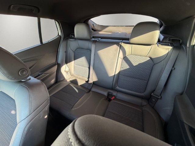 Used 2025 Buick Envista Preferred FWD image 14