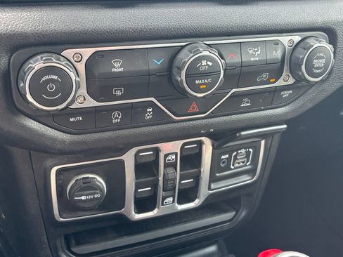 Used 2025 Jeep Gladiator Sport AWD/4WD image 13