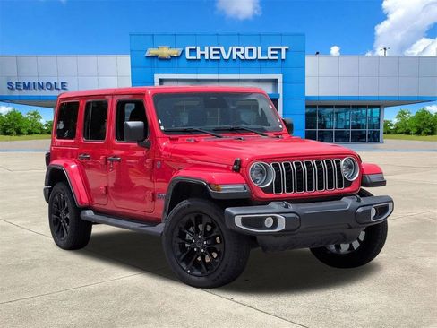 Used 2025 Jeep Wrangler Unlimited Sahara AWD/4WD image 2