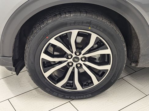 Certified 2023 Ford Explorer ST image 9