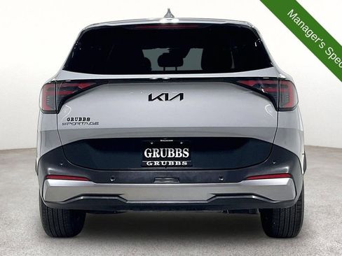 Used 2026 Kia Sportage EX FWD image 5