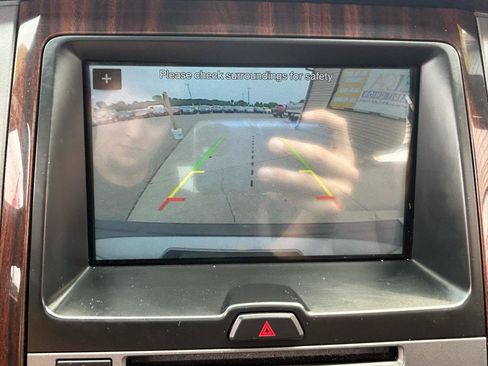 Used 2016 Ford Expedition Platinum AWD/4WD image 26