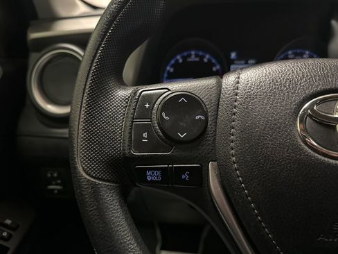 Used 2018 Toyota RAV4 LE image 21