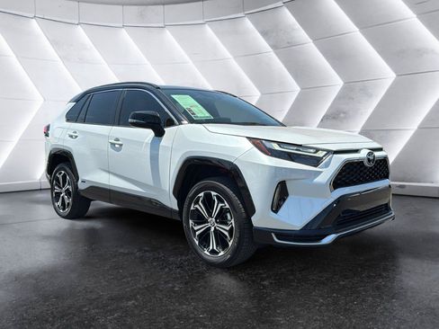 Used 2025 Toyota RAV4 XSE AWD/4WD image 1