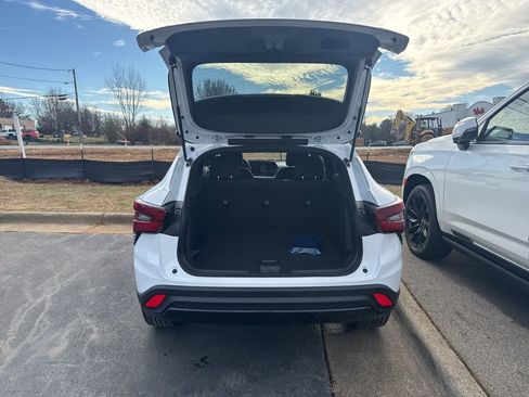 New 2026 Chevrolet Trax RS image 25