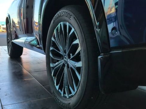 Used 2025 Nissan Rogue Platinum w/ Platinum Premium Package image 9