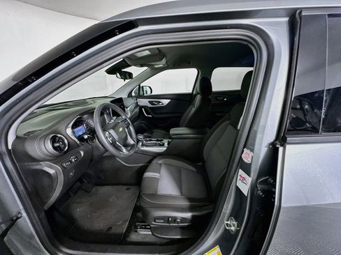 Used 2025 Chevrolet Blazer LT FWD image 13