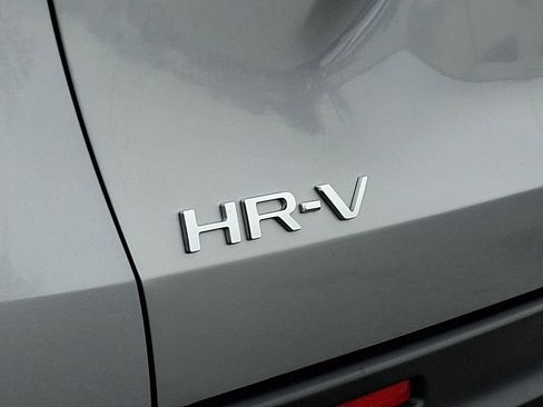 Used 2023 Honda HR-V LX image 31
