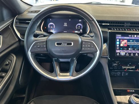 Used 2022 Jeep Grand Cherokee L Laredo RWD image 16