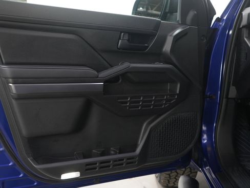 Used 2025 Toyota Tacoma SR5 image 16