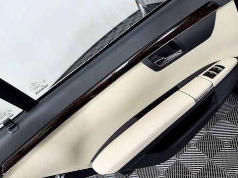 Used 2013 Mercedes-Benz S 550 image 34