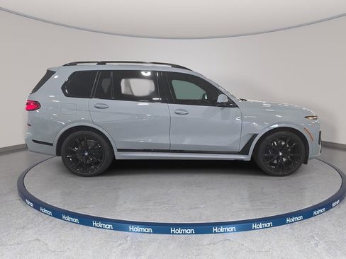 Certified 2024 BMW X7 xDrive40i w/ M Sport Package AWD/4WD image 4