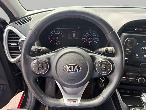 Used 2020 Kia Soul GT-Line FWD image 12