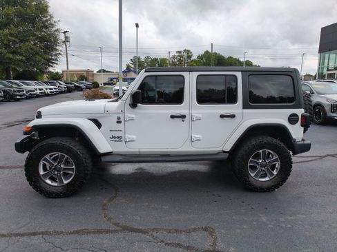 Used 2019 Jeep Wrangler Unlimited Sahara AWD/4WD image 4