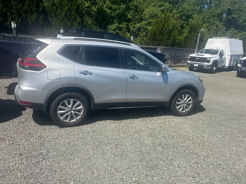 Used 2018 Nissan Rogue SV AWD/4WD image 5