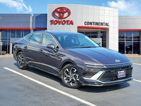 Used 2025 Hyundai Sonata SEL FWD image 2