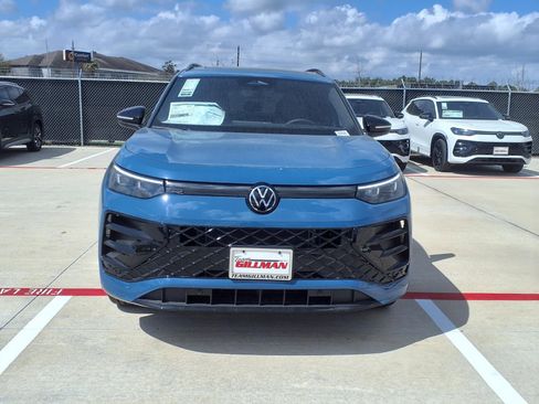 New 2026 Volkswagen Tiguan SE R-Line FWD image 3