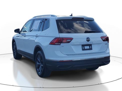 Used 2022 Volkswagen Tiguan SE image 3