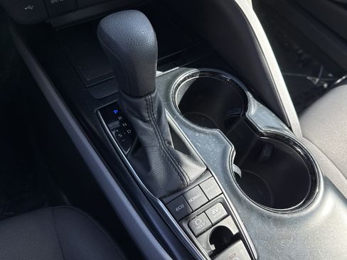 Used 2020 Toyota Camry LE w/ Fleet Convenience Package image 21