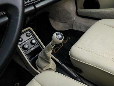 Used 1989 Porsche 911 Turbo RWD image 47
