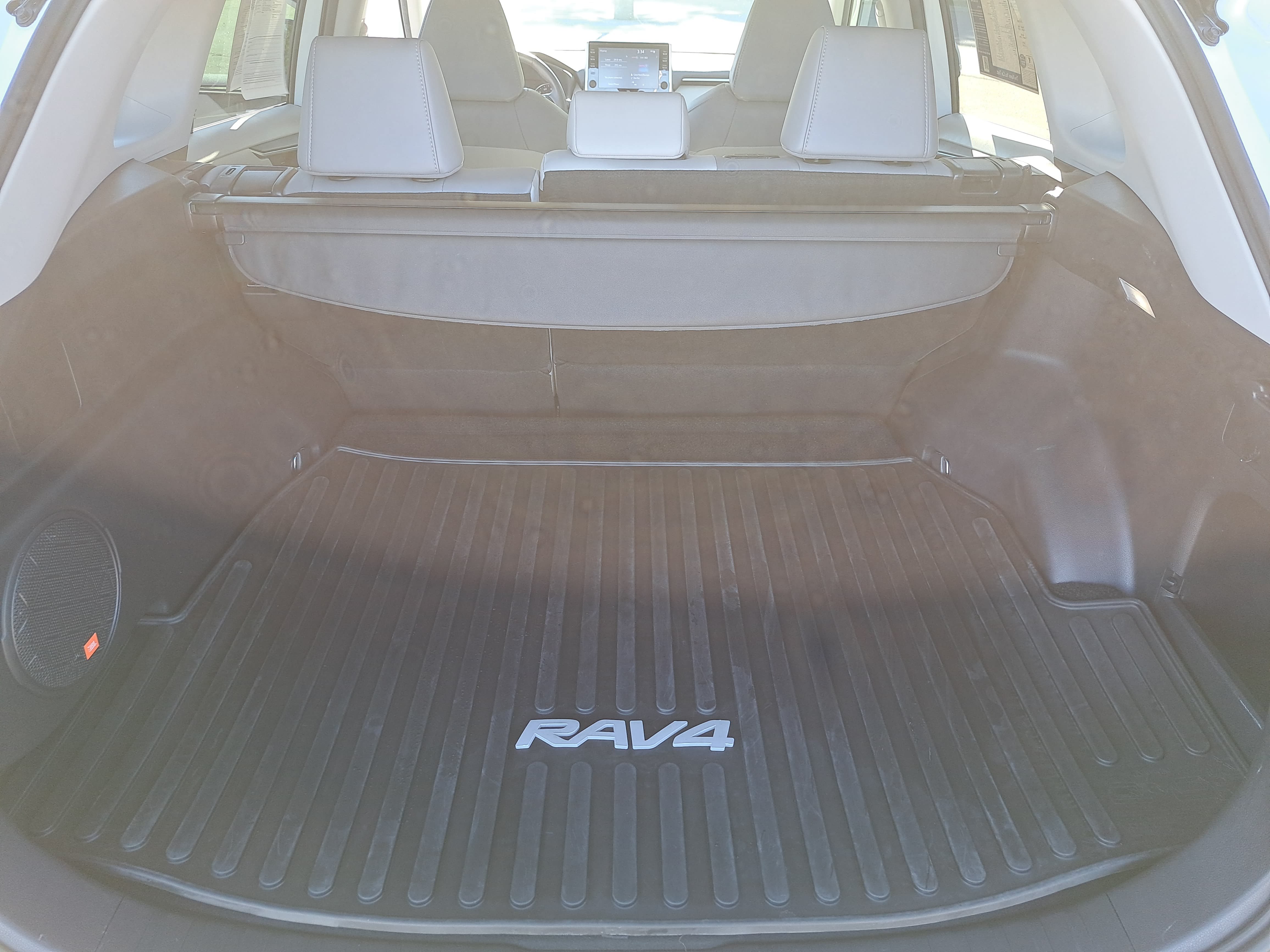 Used 2022 Toyota RAV4 XLE Premium AWD/4WD image 12