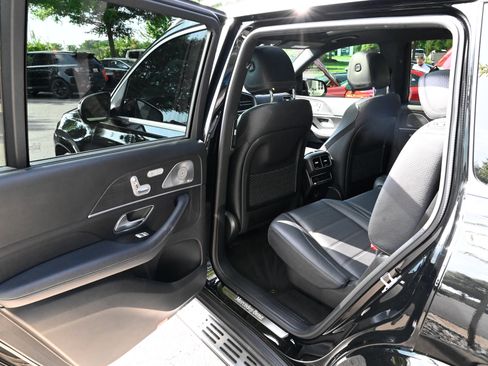 Used 2021 Mercedes-Benz GLS 580 4MATIC image 36