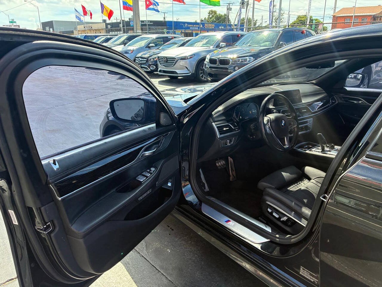 Used 2017 BMW 740i RWD image 2