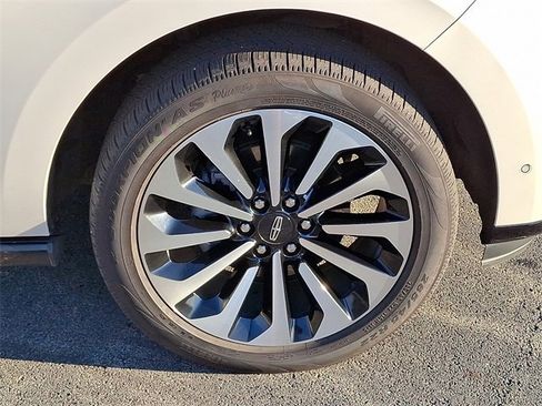 Certified 2022 Lincoln Navigator Reserve image 9