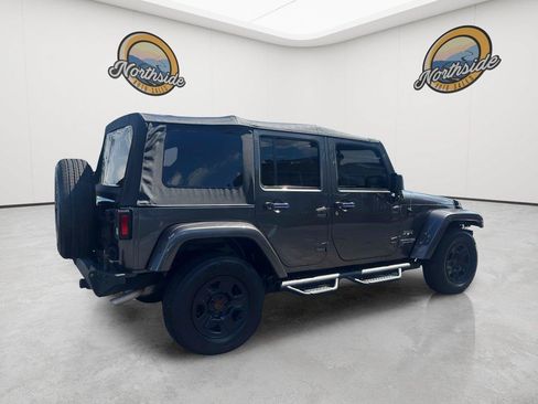 Used 2018 Jeep Wrangler Unlimited Sahara AWD/4WD image 5