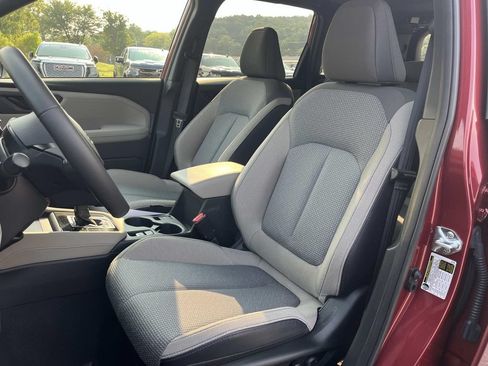 Certified 2025 Subaru Forester Premium AWD/4WD image 30