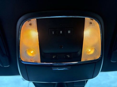 Used 2014 Chrysler 300 S image 22