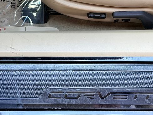 Used 2005 Chevrolet Corvette Coupe w/ Preferred Equipment Group RWD image 22