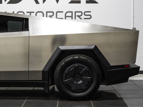 Used 2025 Tesla Cybertruck AWD Crew Cab image 19