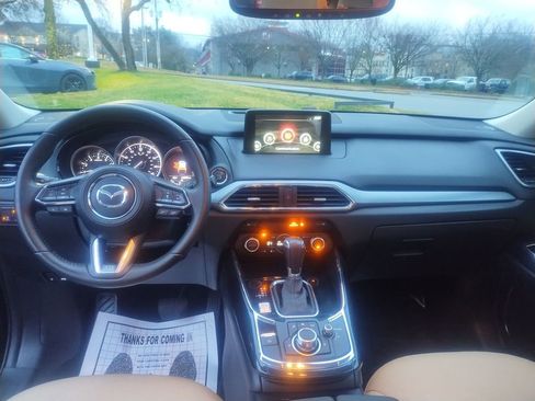 Used 2018 MAZDA CX-9 Touring w/ Touring Premium Package image 12