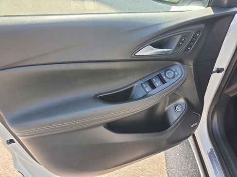 Used 2024 Buick Encore GX Avenir w/ Avenir Technology Package FWD image 8