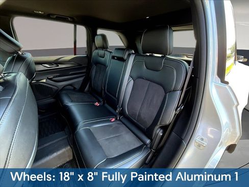 Used 2023 Jeep Grand Cherokee Altitude AWD/4WD image 25